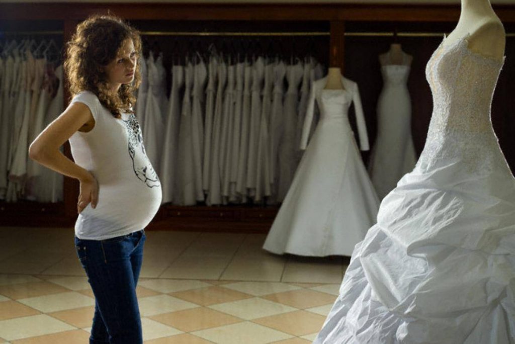 Беременная невеста: какое платье выбрать