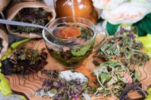 Пряновкусовые растения и травяной чай для сауны и бани